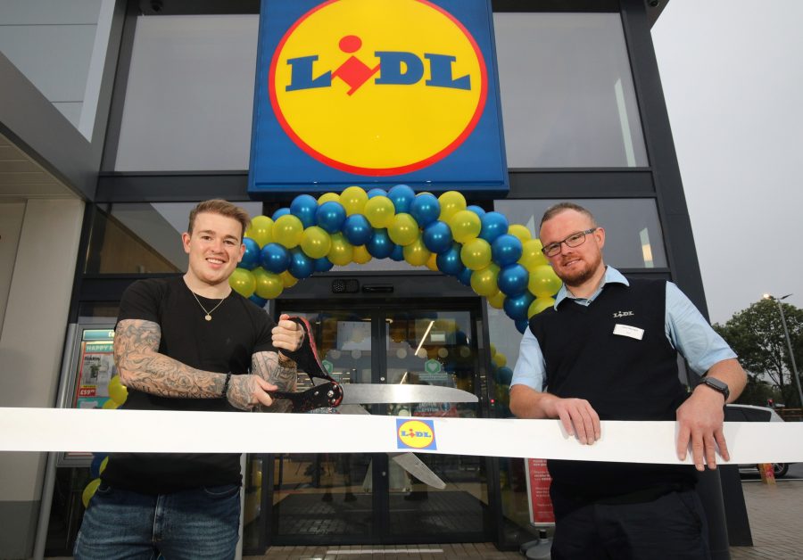 Lidl Northern Ireland today welcomed shoppers to its brand-new, £8 million state-of-the-art store at Buncrana Road